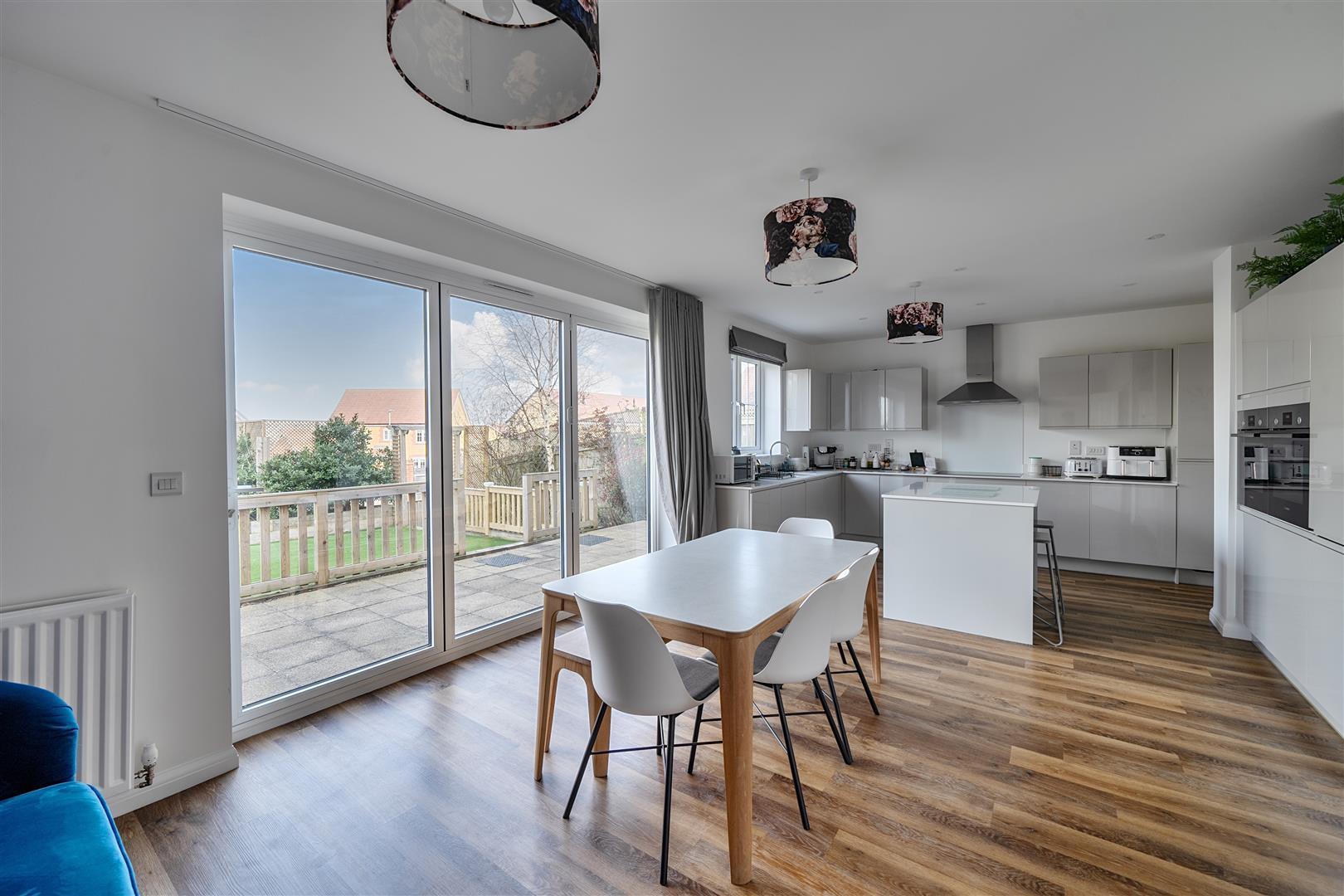 Property Image 59de7284-c02e-441d-b8e8-e01f600d7077