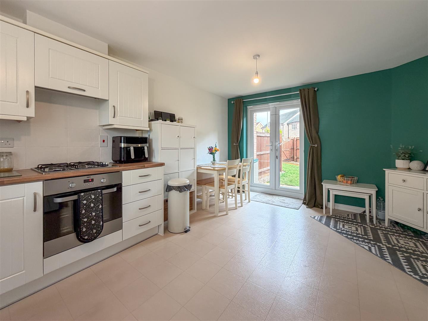 Property Image 59e0188b-e148-478a-ad8c-52ea3b9e16d0