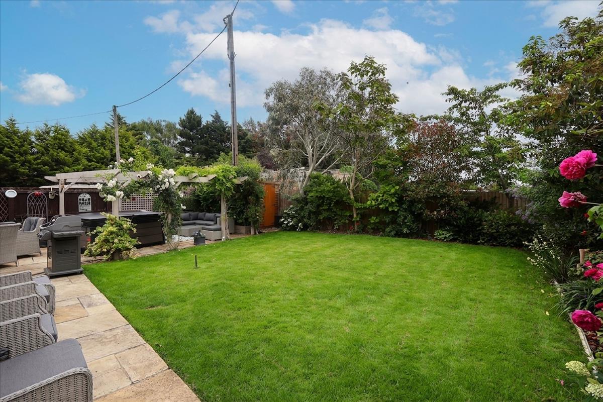 Property Image 59f0599e-a3bb-4f53-8a10-37b8864ec856