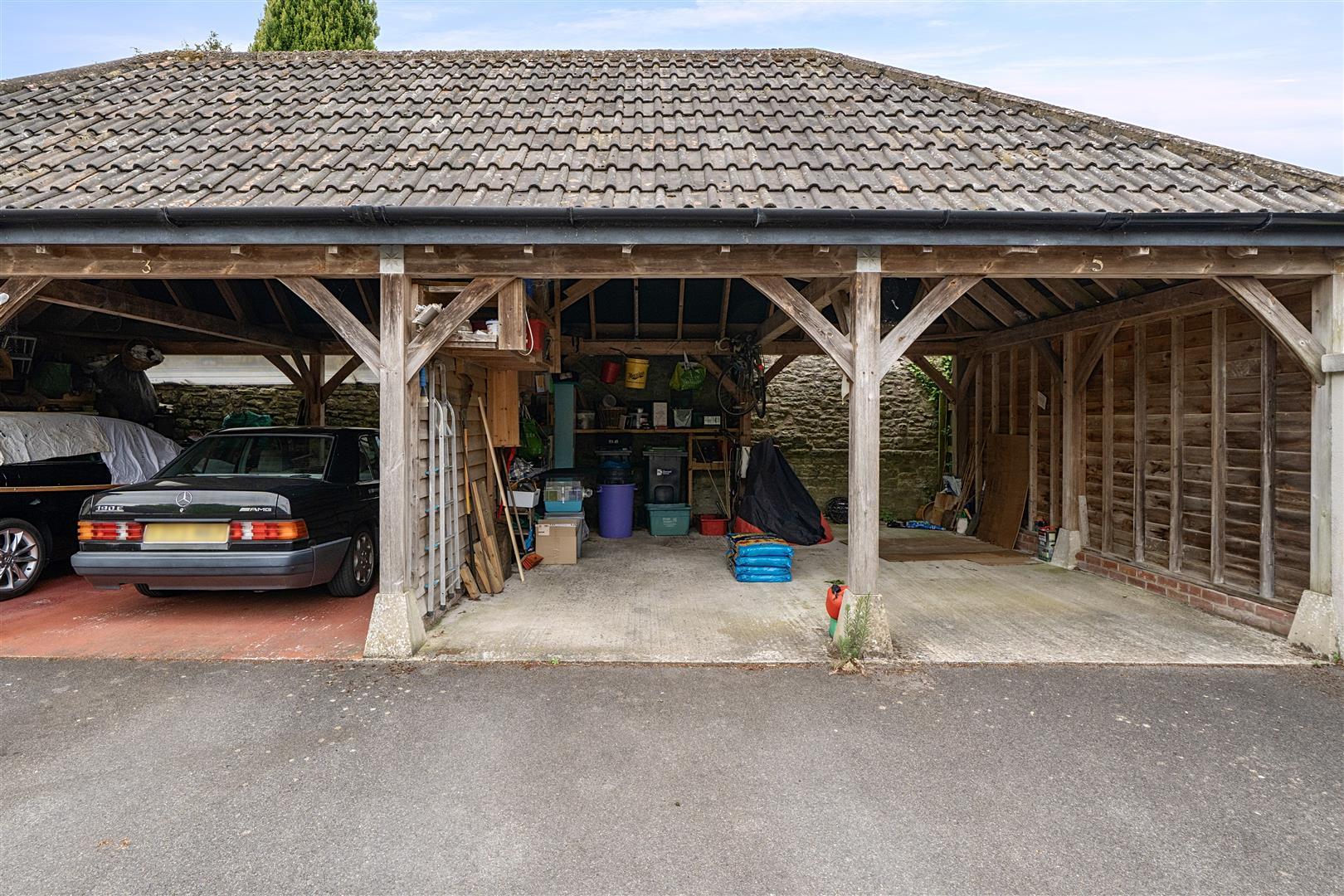 Property Image 5a442ca0-e532-4b90-935d-e7bebd5db3ee