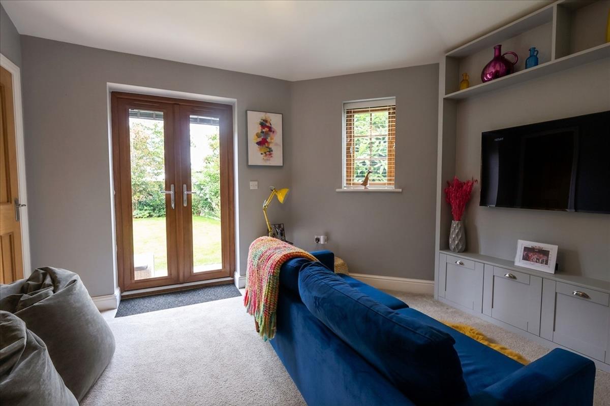 Property Image 5a5f8e7a-9792-42d8-8b75-09831bc22f12