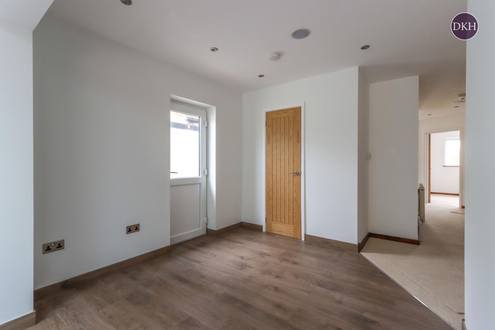 Property Image 5a8f34d5-8941-40b0-b43e-e9df706b97c0