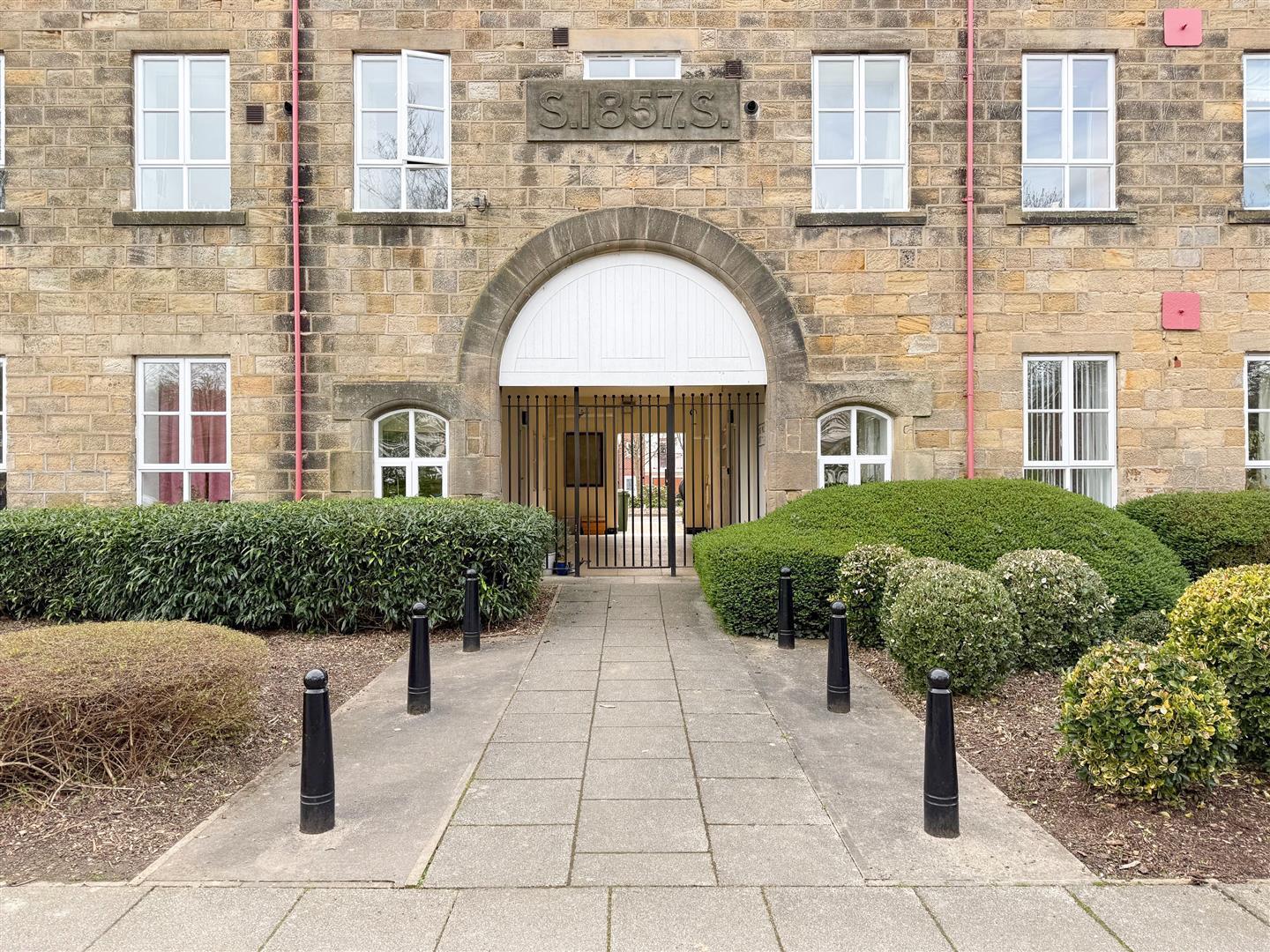 Property Image 5afeb7cf-3612-4dd2-9e26-8c7bf259b8bd