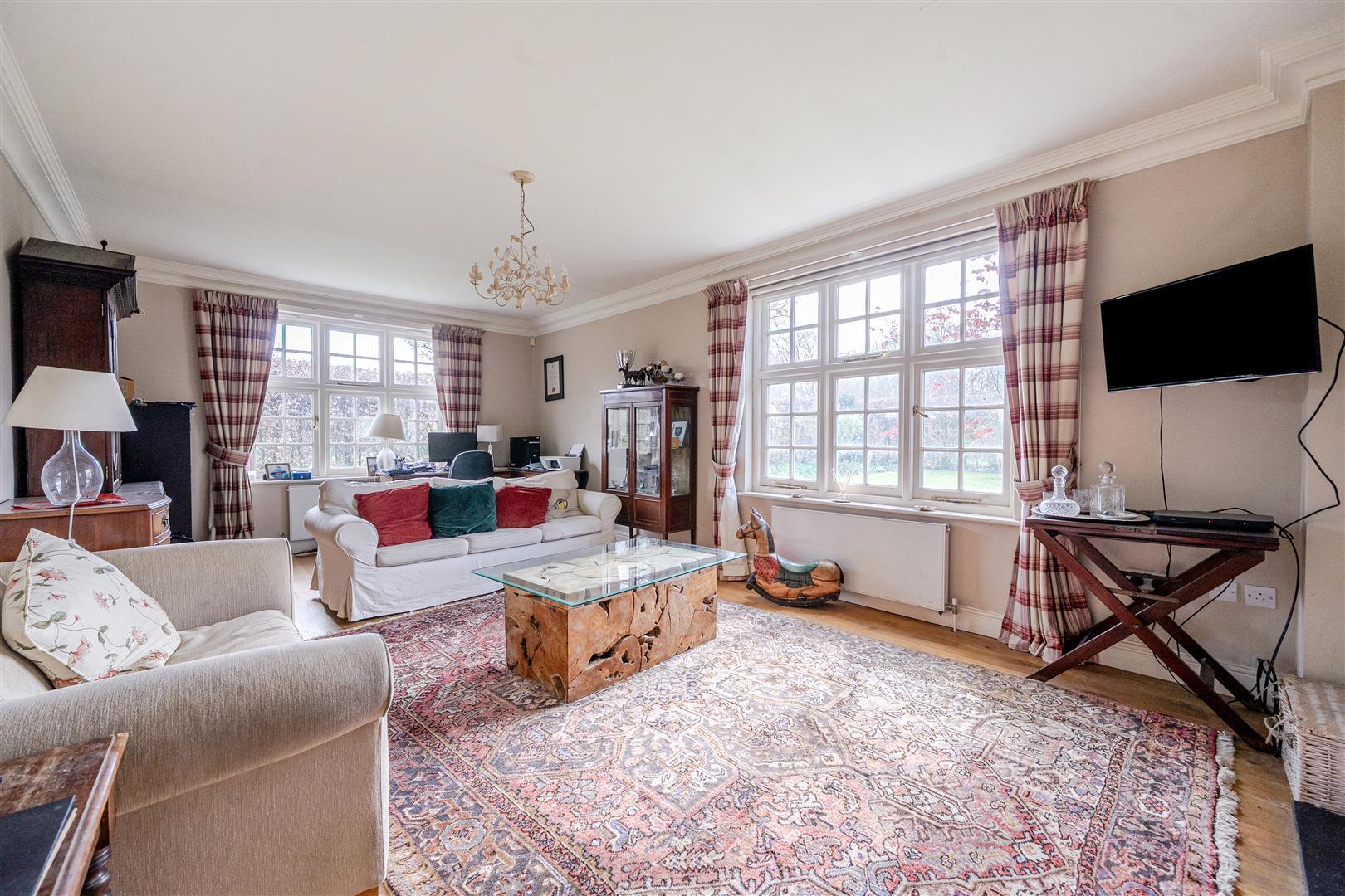 Property Image 5b075062-f7fc-4b8f-8b86-e32e82d02968