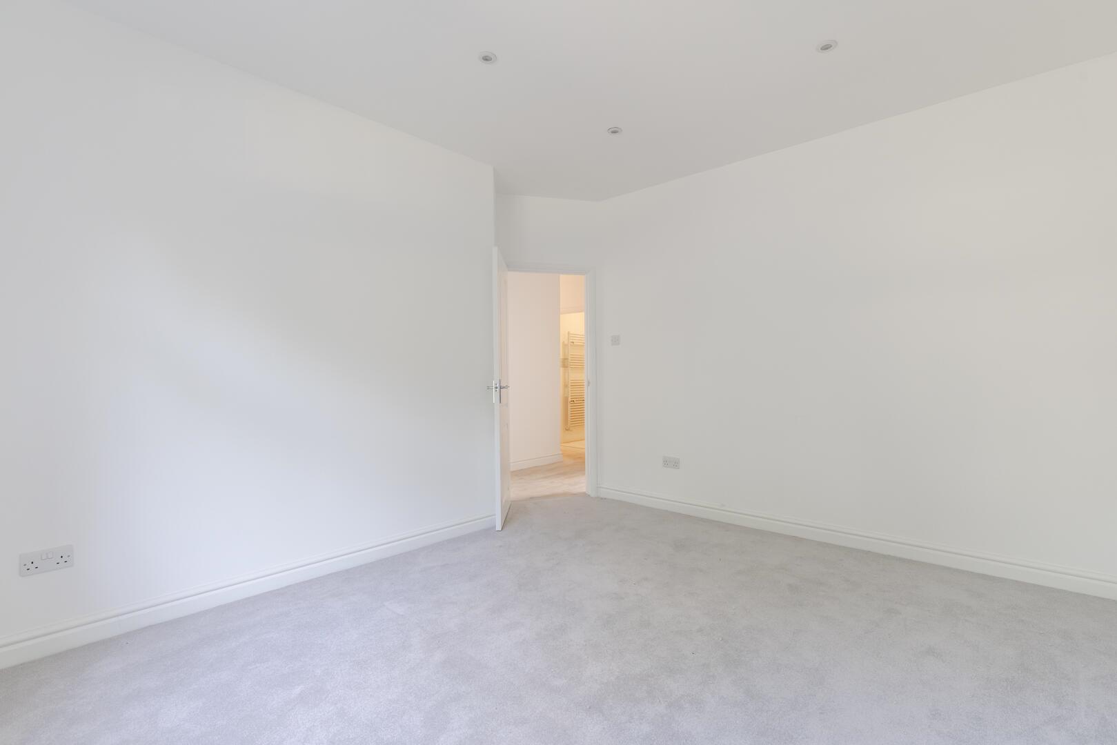 Property Image 5b8ca481-843b-4be6-ba60-0185cb07586f