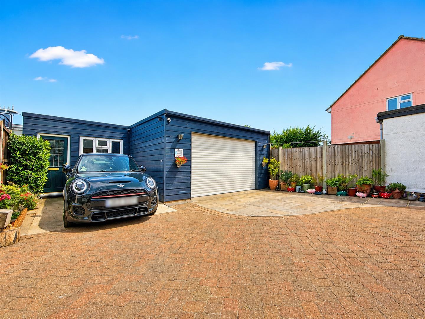 Property Image 5b9aa097-b0a5-4451-b741-daace481570f