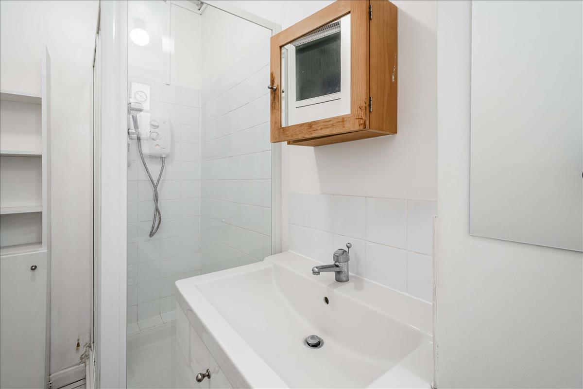 Property Image 5bb749a3-7f65-447e-80ed-861f455d04fa