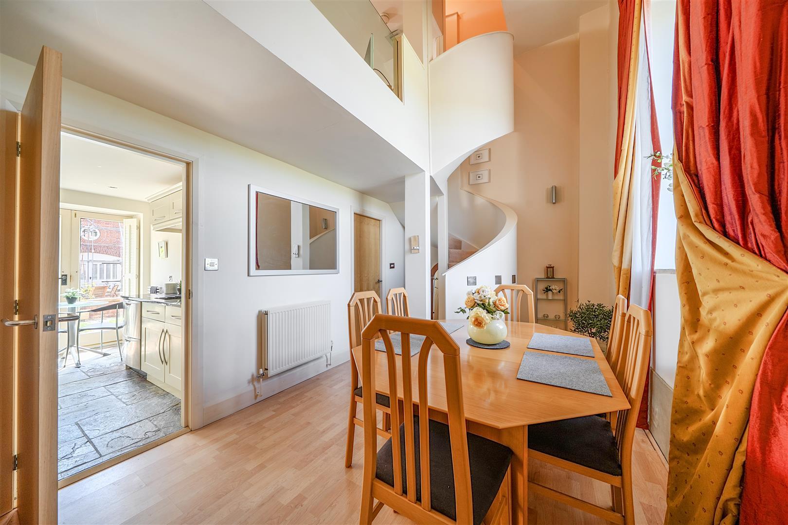 Property Image 5bd63e90-102f-459d-9ebe-35e462748369