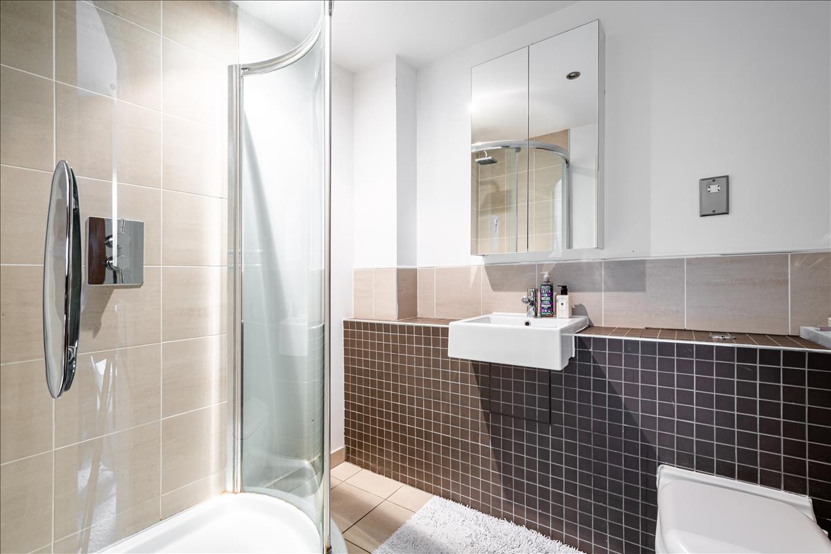 3 apartment for sale Hoxton Square