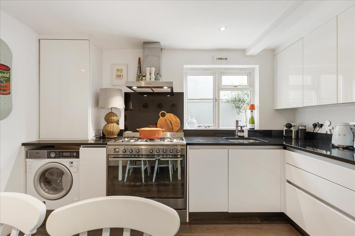 Property Image 5c08e62d-d9a2-4ce3-abc7-93d0cc6d3f53