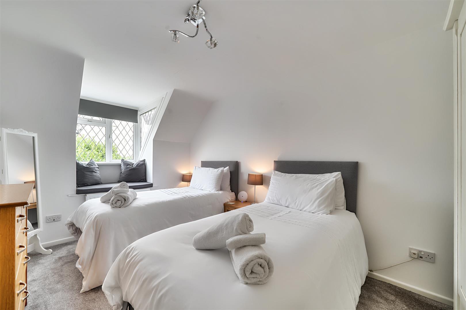 Property Image 5c08f106-e99b-4e82-a089-50ce9fa04c85