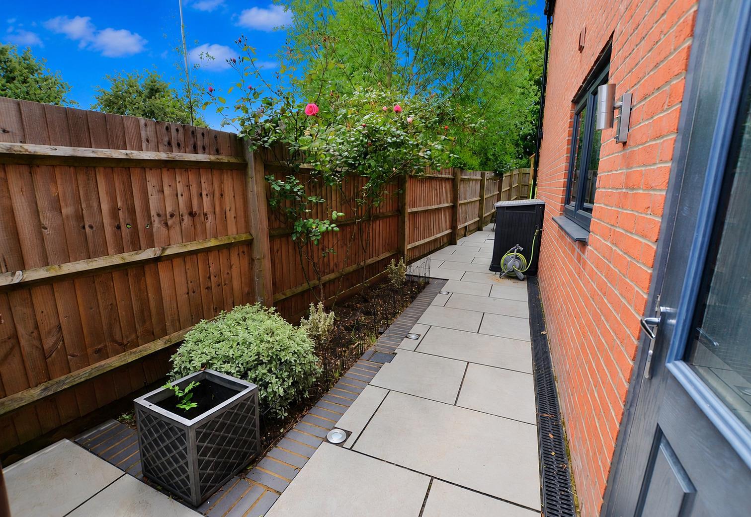 Property Image 5c0c3d8b-afda-4ba8-84ba-4e04a43b6310