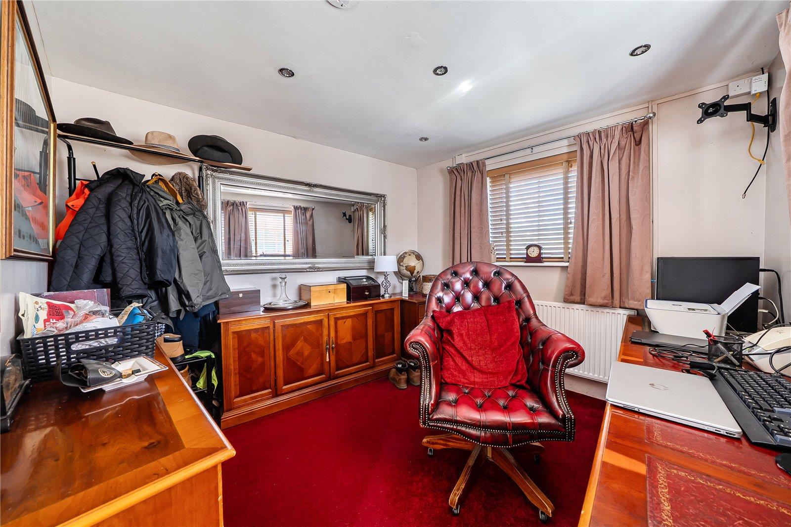 Property Image 5c12d5a7-afb7-476b-8d55-2ed1467ed6d9