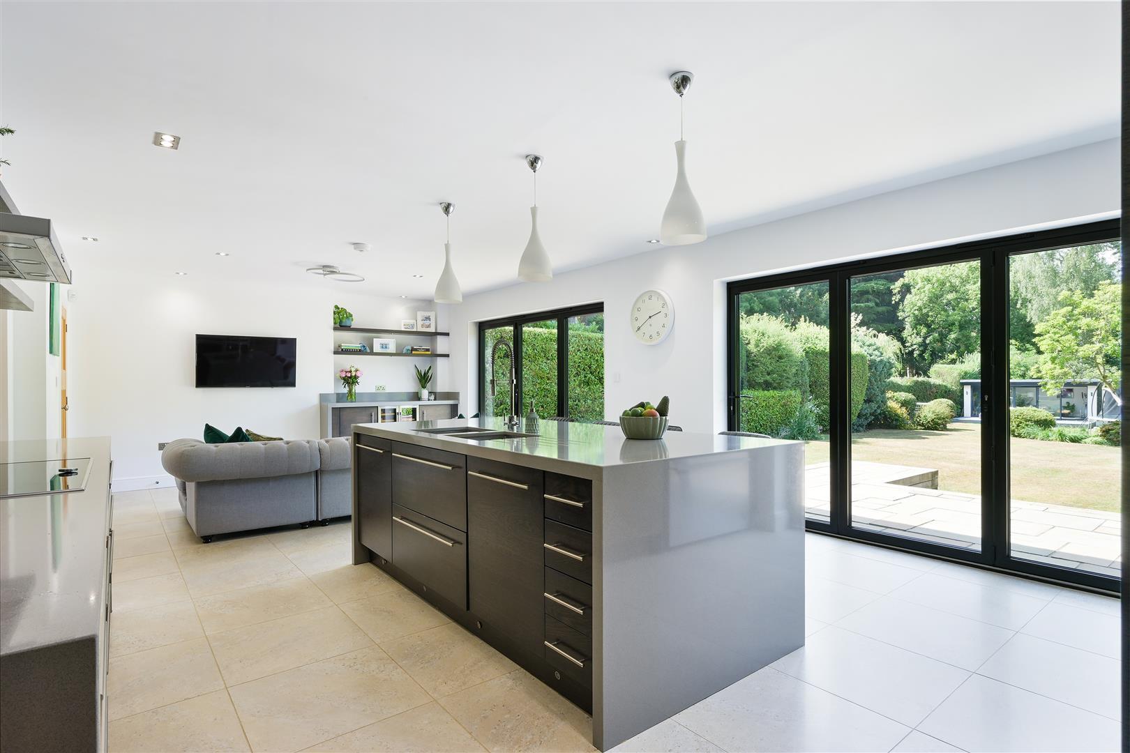Property Image 5c3d3733-815a-412e-9716-24bc2e386ae8