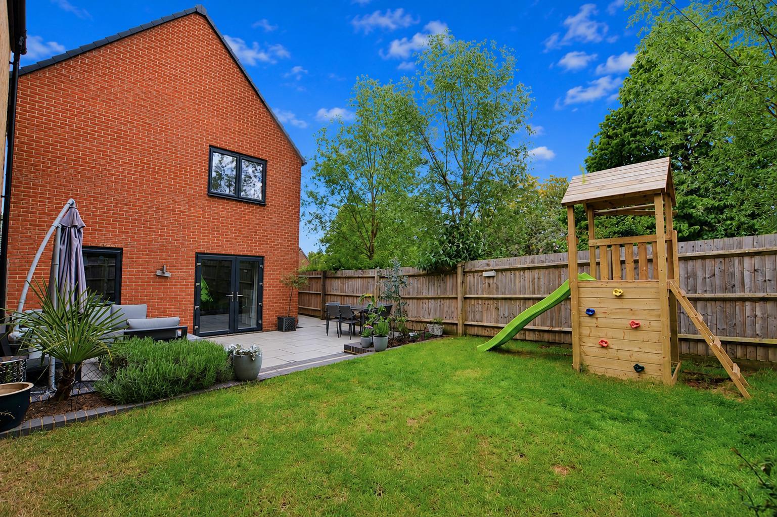 Property Image 5c56a173-0a05-47dd-89bf-e984a7c0b6f3