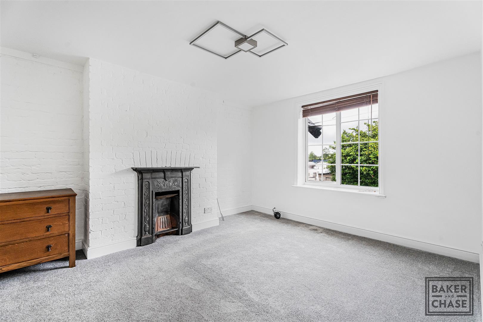 Property Image 5c795a7a-2e1e-4392-93b3-d9d701f8764e