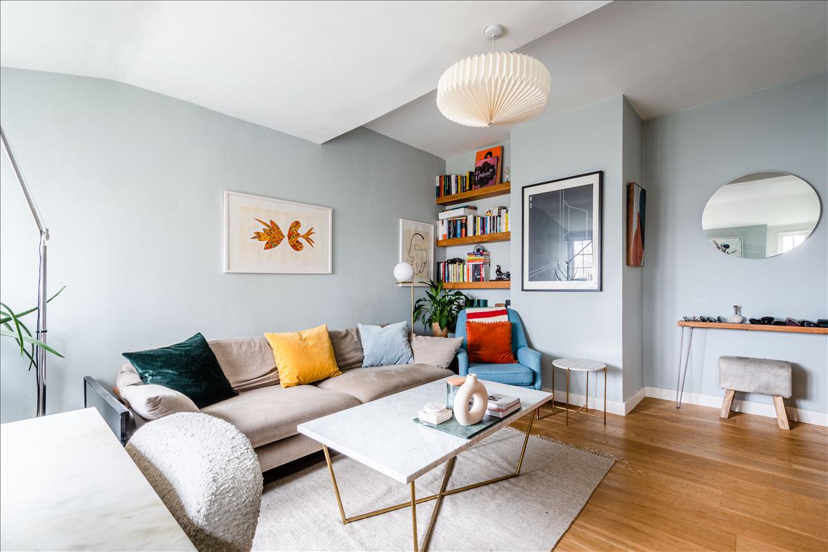 Top floor two bedroom two bathroom architecturally designed apartment for sale in Kings Cross