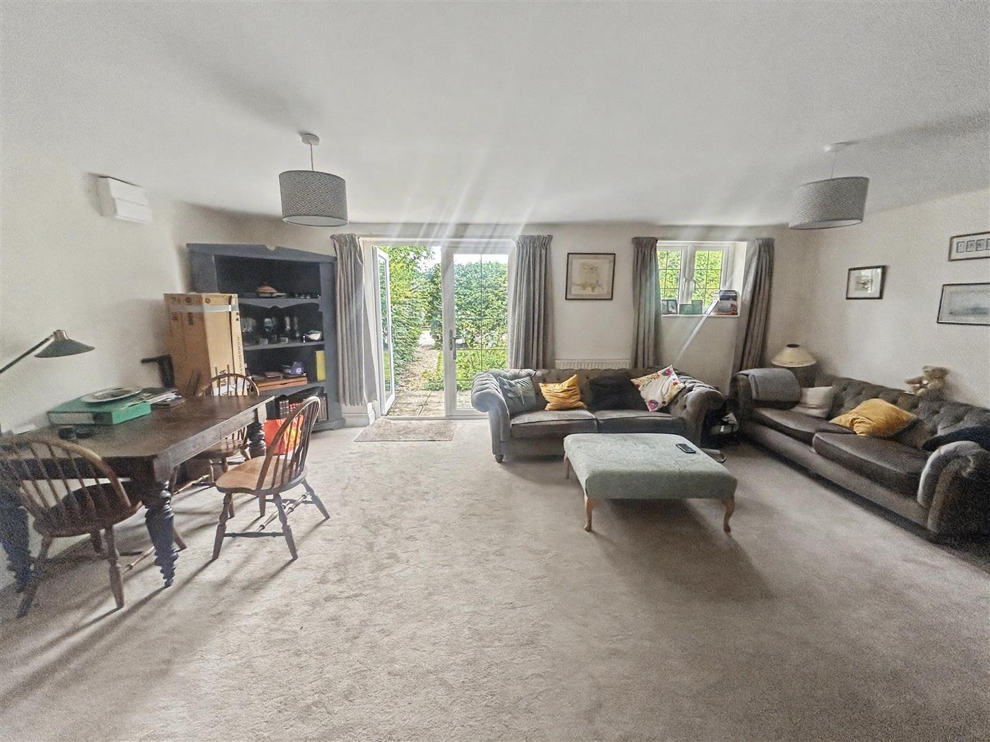 Property Image 5cb1d9ab-46f9-49b7-9d86-0c191bff62ca