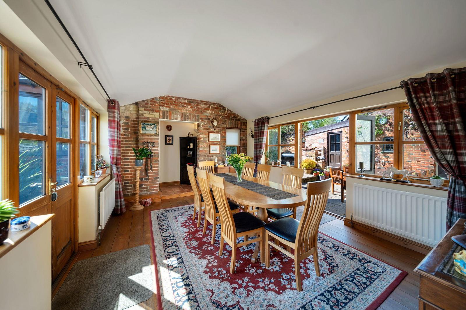 Property Image 5cb6f79e-8e30-4def-b8bd-093c34fb22e4
