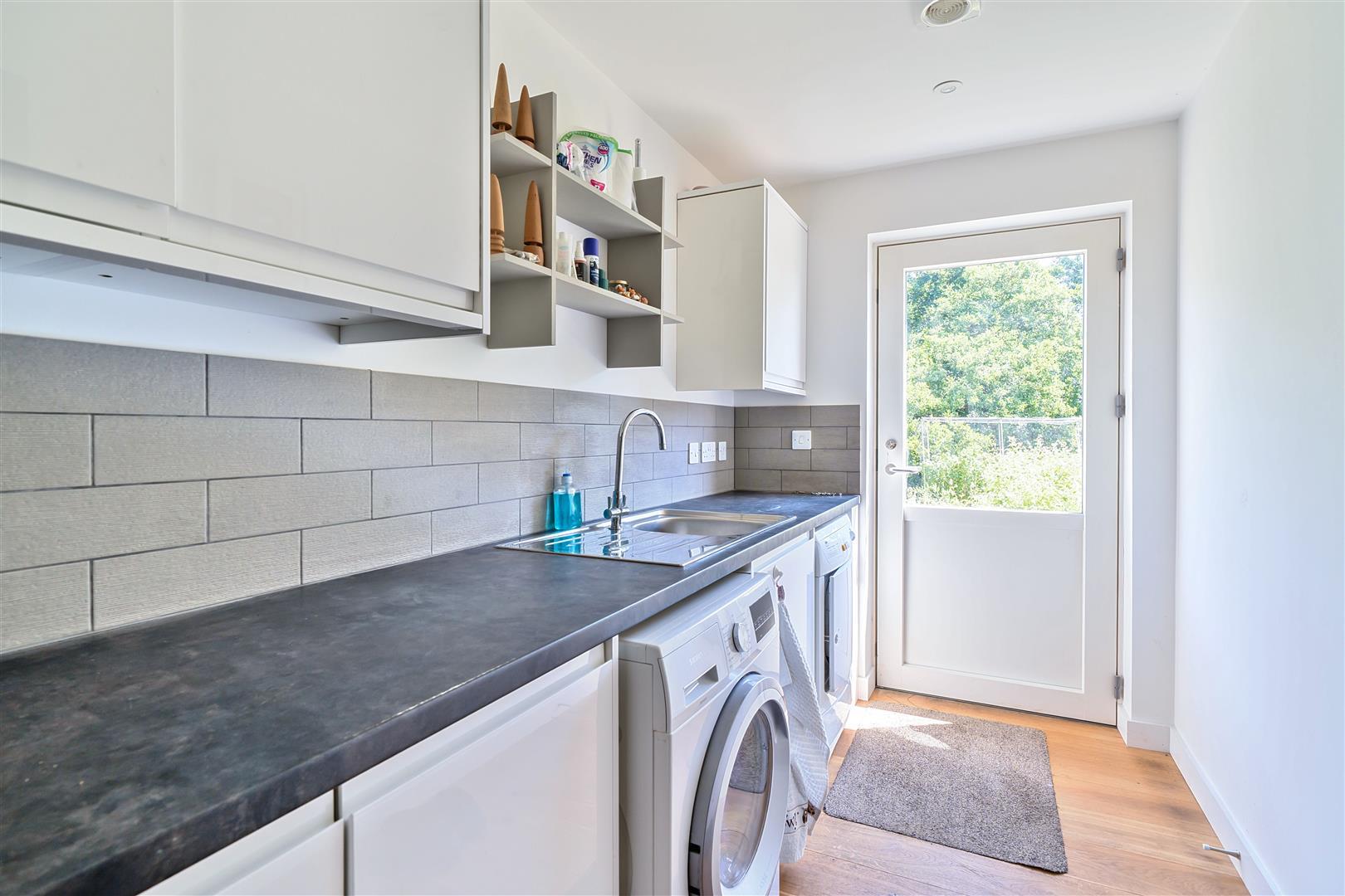 Property Image 5cdf0ef7-3217-4f15-b0d9-1b7b3435e880