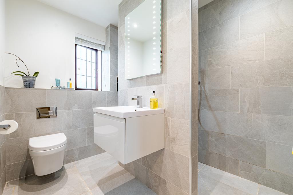 Property Image 5ce723a7-abaf-4d68-9fb1-5b20c533223c