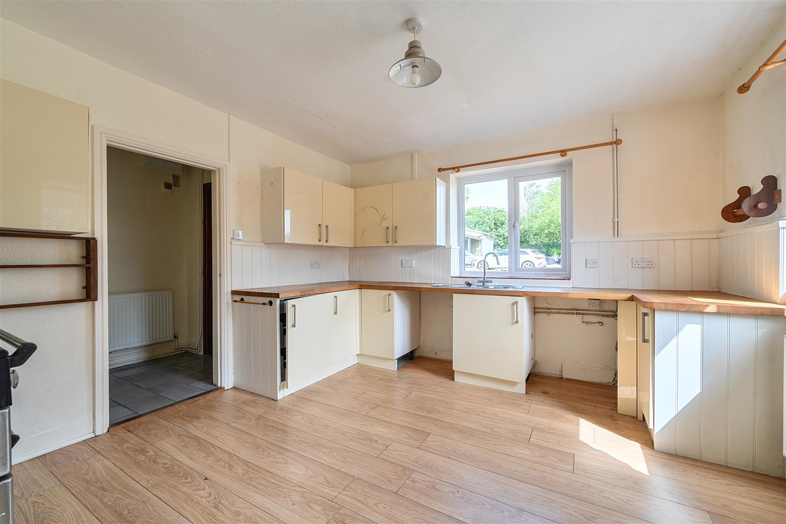 Property Image 5d15f7d3-df81-44ef-8d67-a680aaa70079