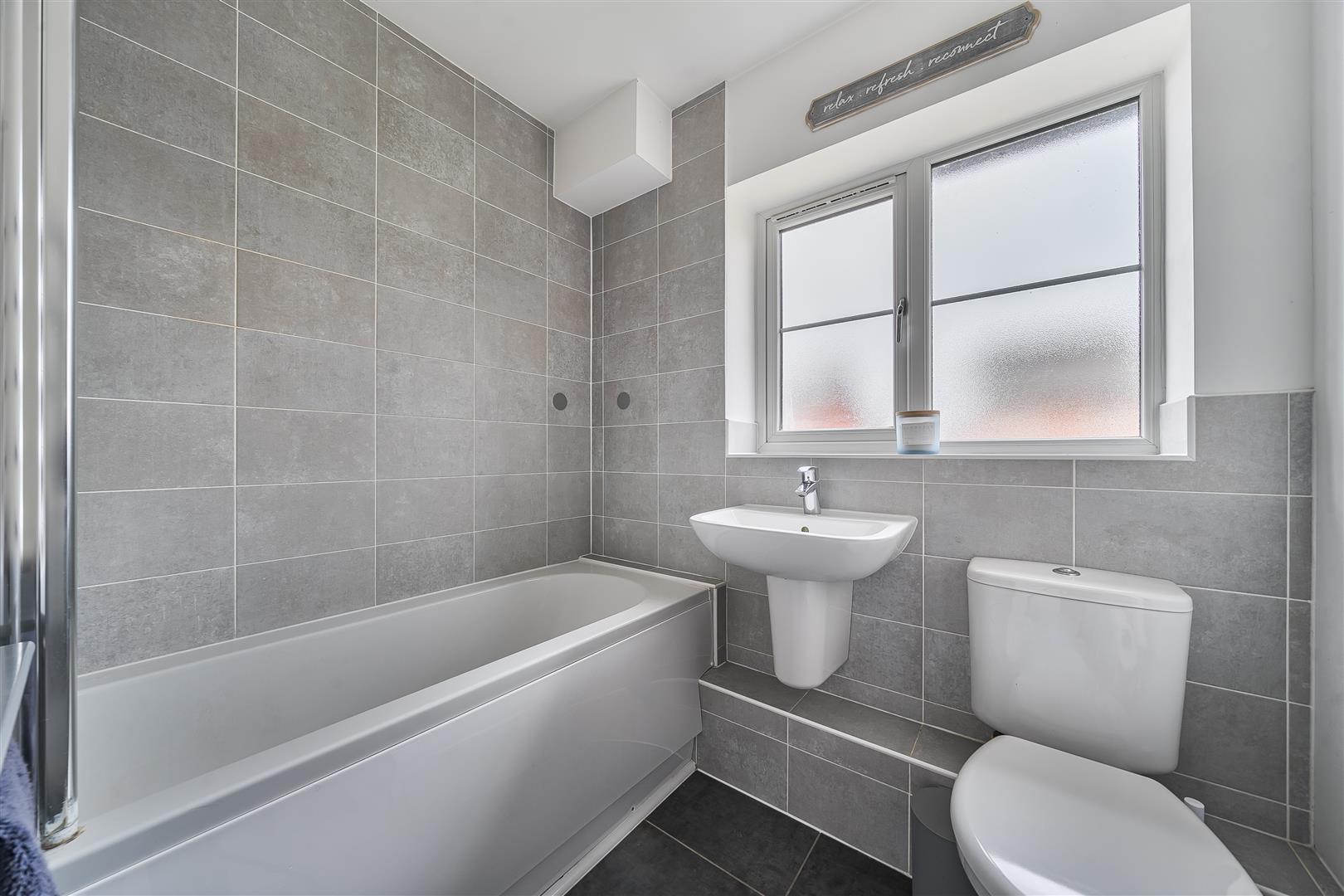 Property Image 5d219195-fa2f-44e1-9dfd-37cf7c100d4b