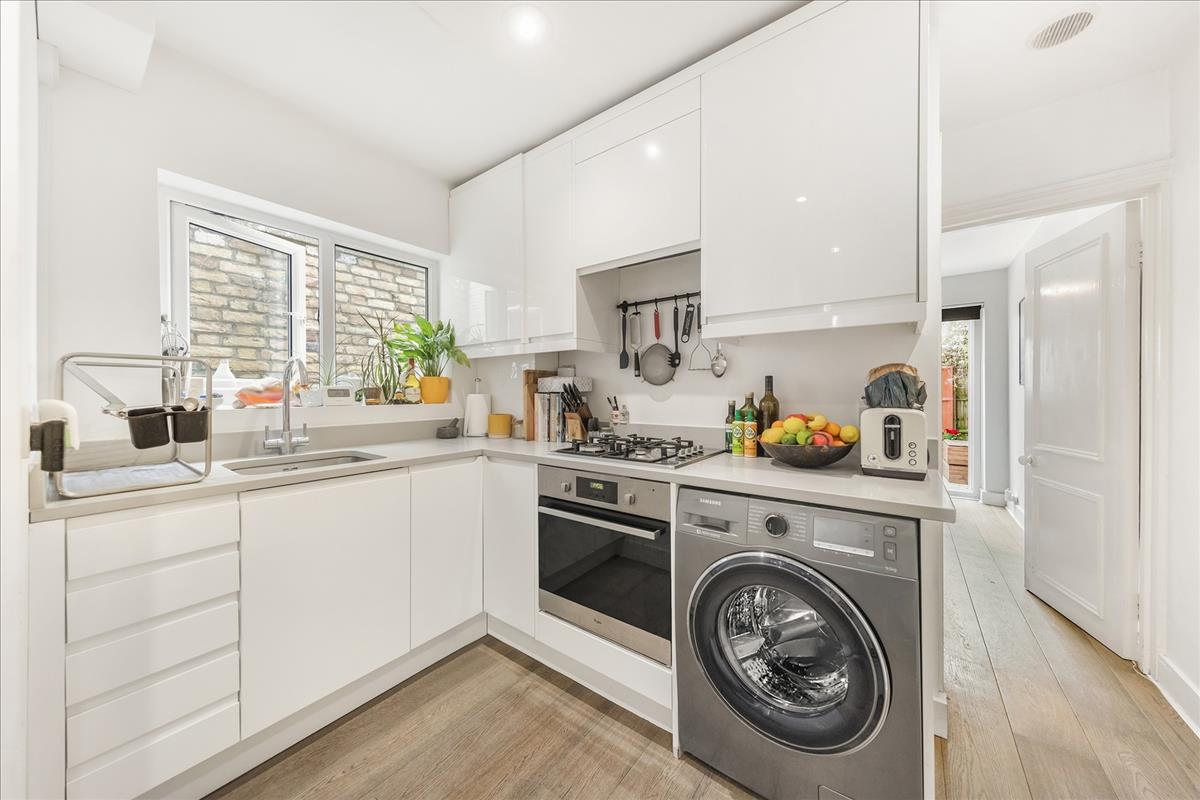 Property Image 5d22fdee-601e-43e1-9f77-10a09b572781