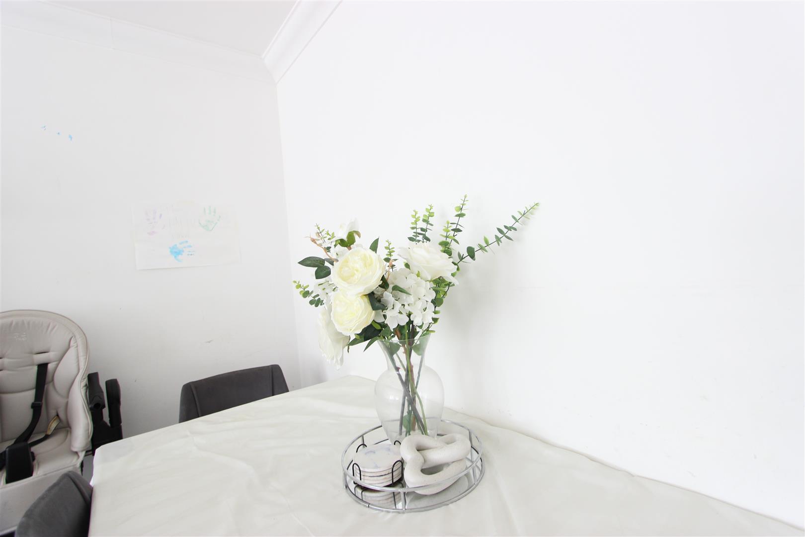 Property Image 5d809726-58d0-4c2b-a845-3bb1b085c245