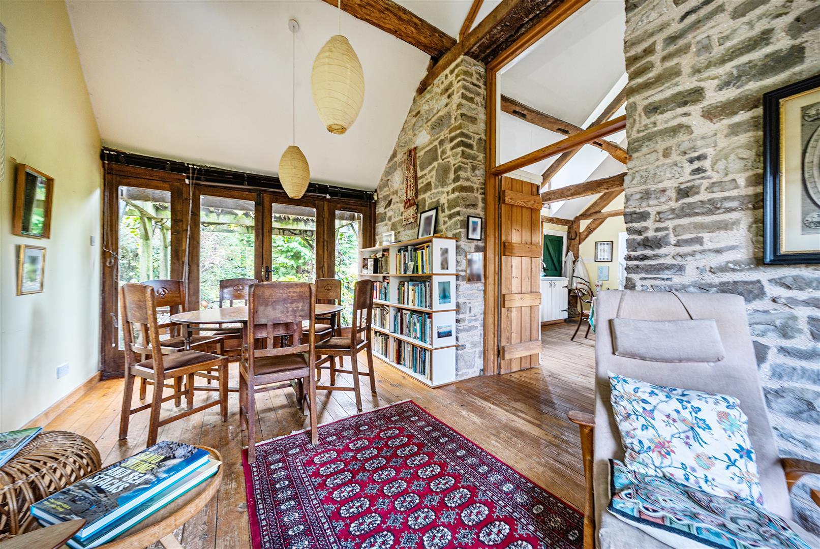 Property Image 5d8f6658-5eb9-4a84-8661-57dde810287a