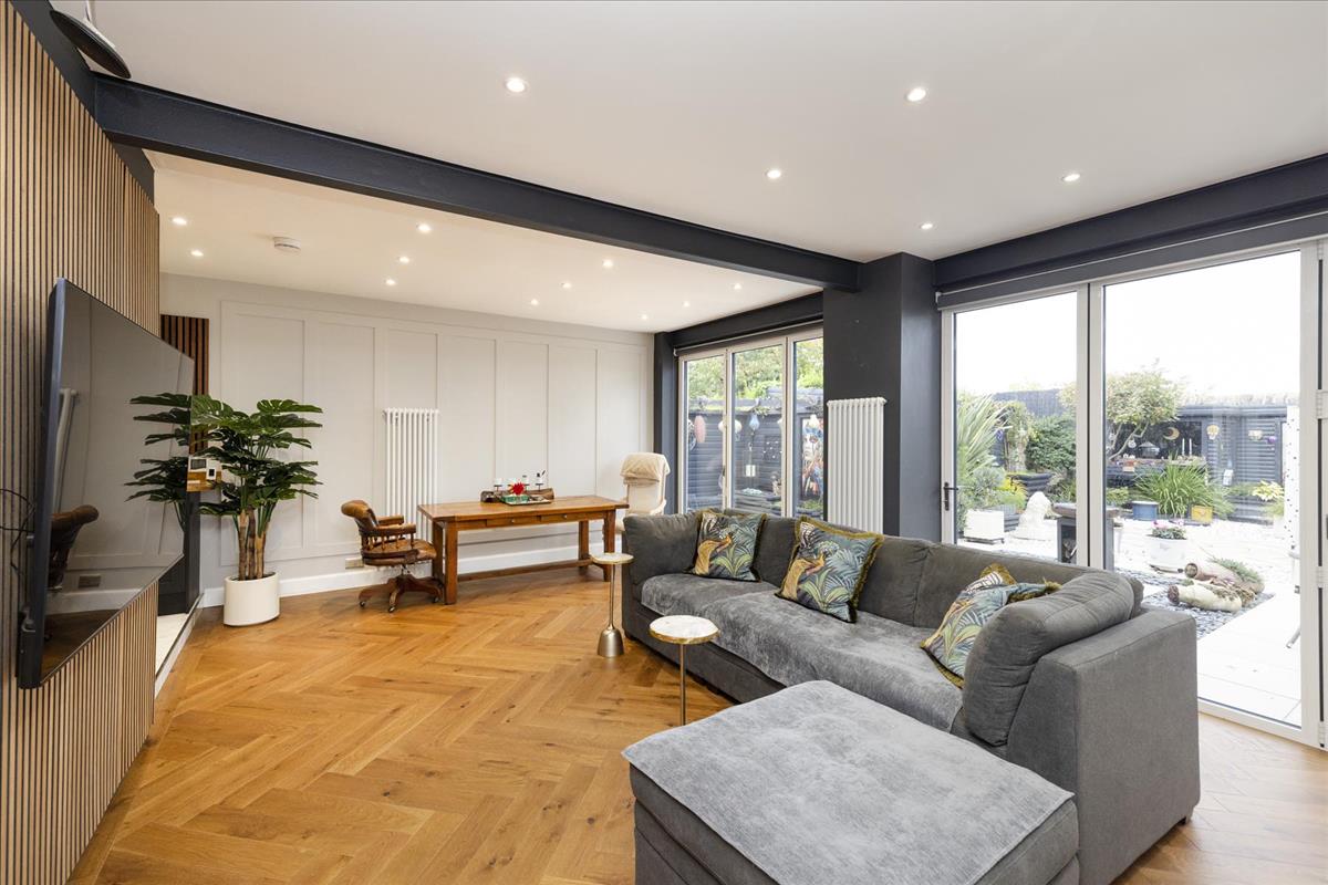 Property Image 5d95e13e-4bed-4921-a3ce-54260c6fc5a1