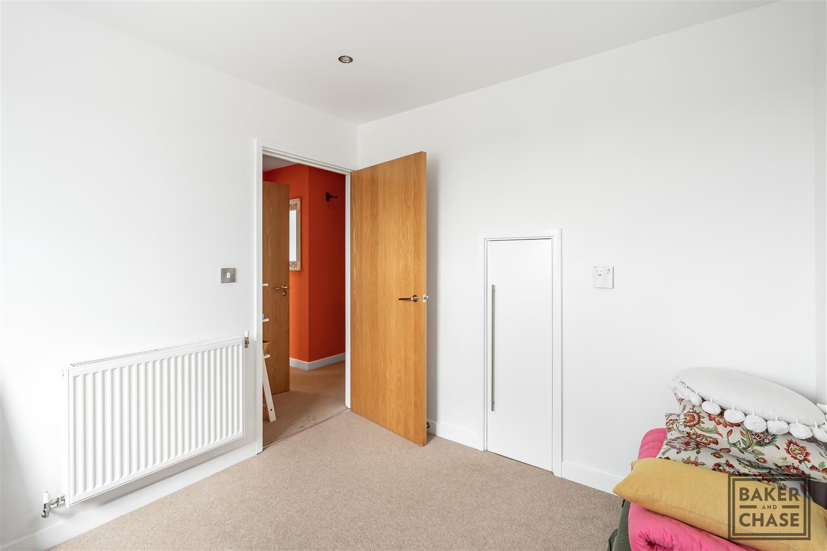 Property Image 5dadd592-51aa-4f58-ae4e-aa882e0e6a1c