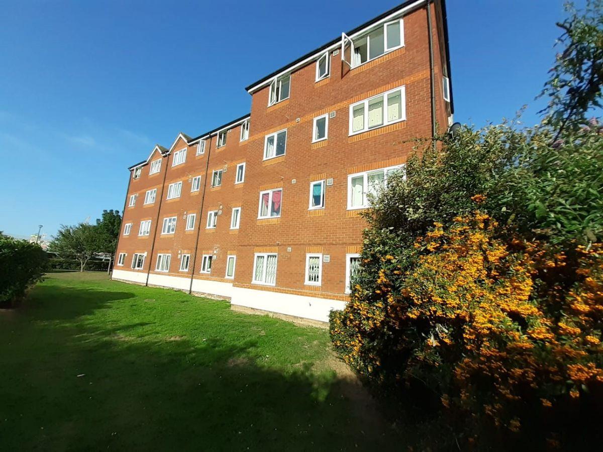 Property Image 5dc64082-5e19-4cd7-9187-e8f155a0ff15