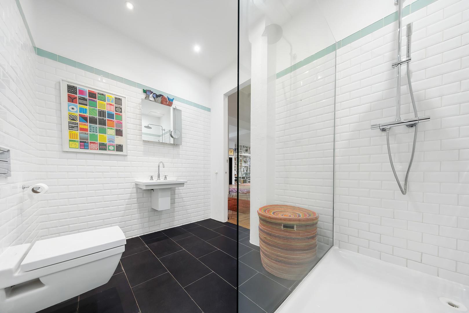 Two bedroom two bathroom 1600 square foot warehouse apartment for let in shoreditch ec2a