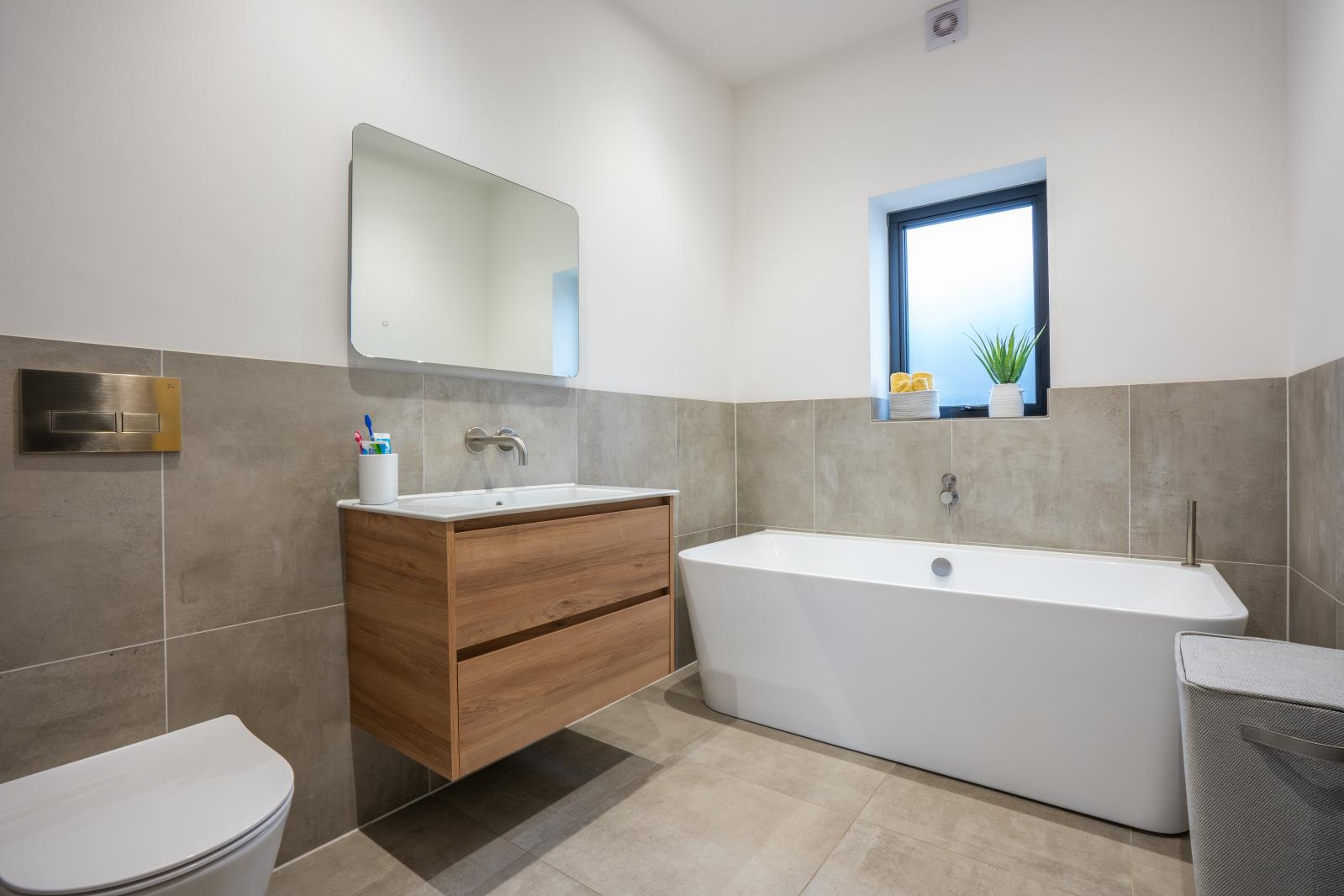 Property Image 5df485fa-d741-4155-b45b-02d749e51225