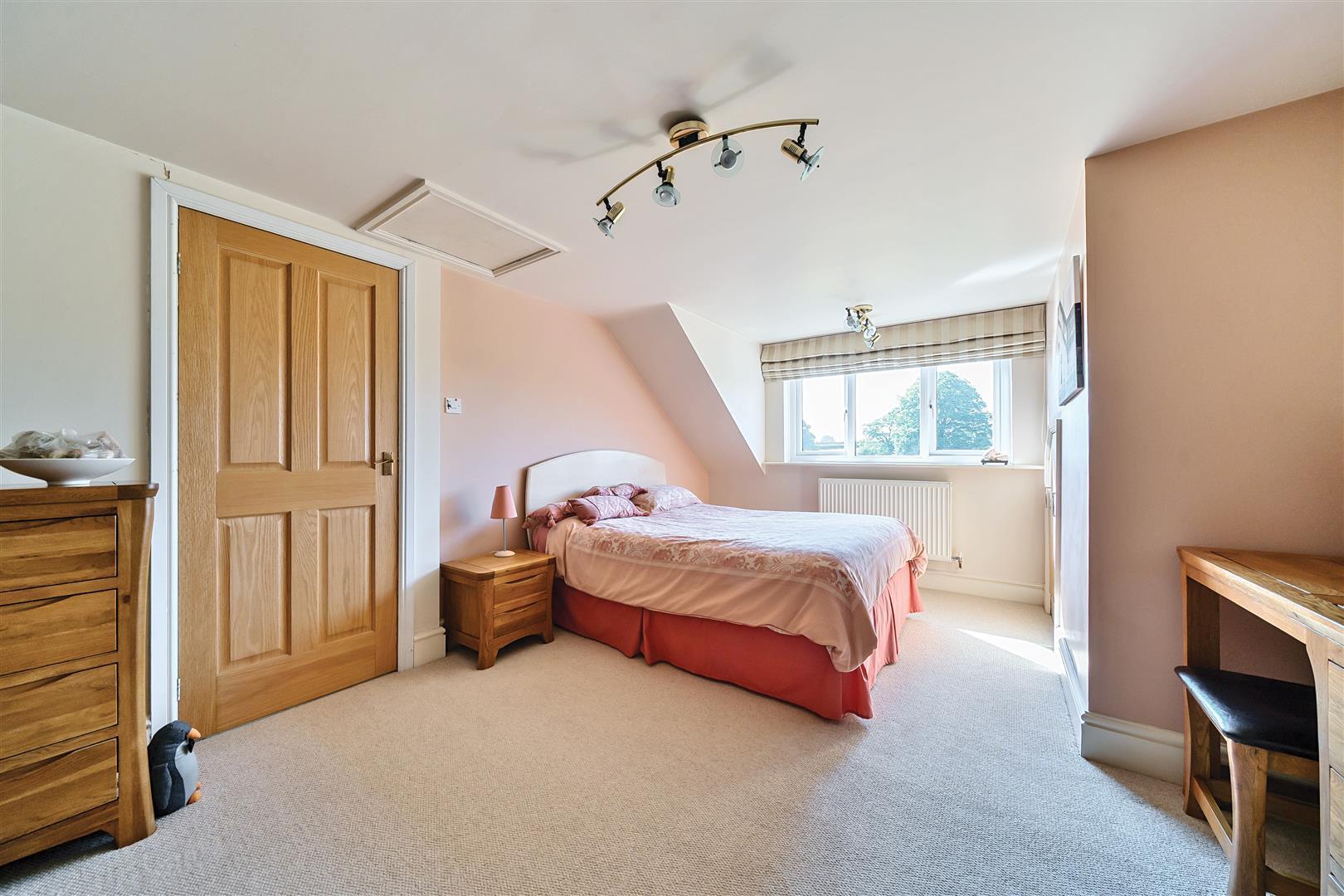 Property Image 5e1192d4-6602-4f12-84f7-92c486f21bc3