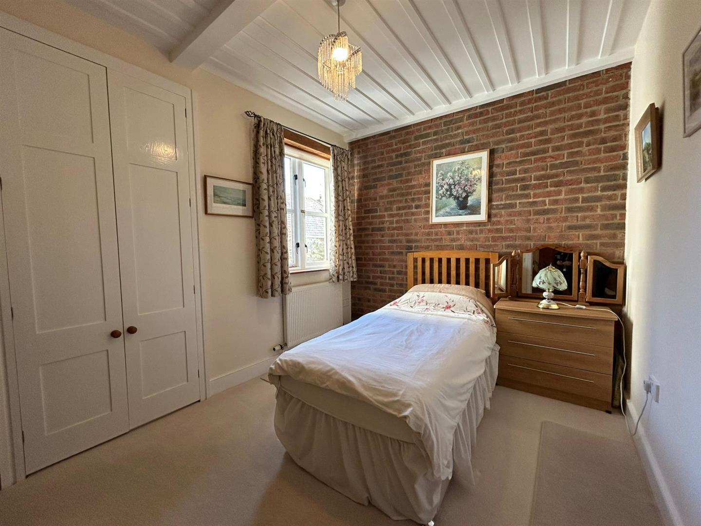Property Image 5e23e114-d9c6-4c03-8231-d602bd2446e5