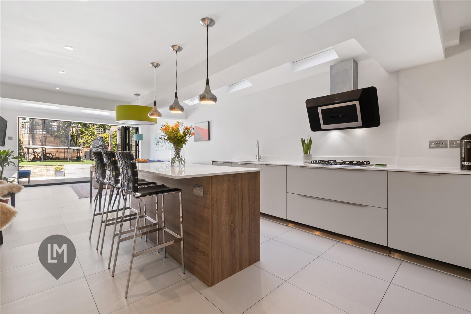 Property Image 5e375d90-e58d-42da-934b-44a0e6e44efe