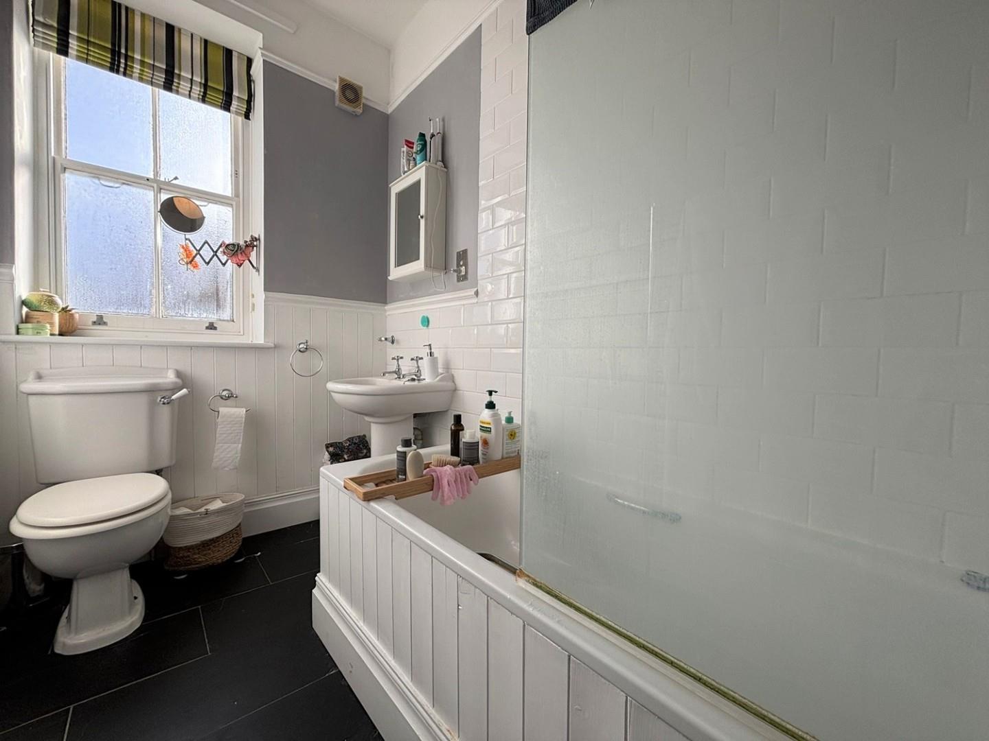 Property Image 5e583ab5-b656-47e8-91da-2ad1e5943a52