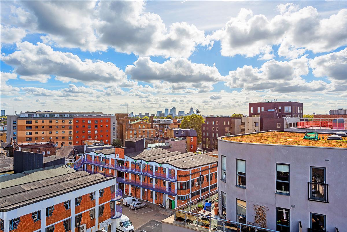 Two bed two bath new build apartment available for long let in the Fisheries E8
