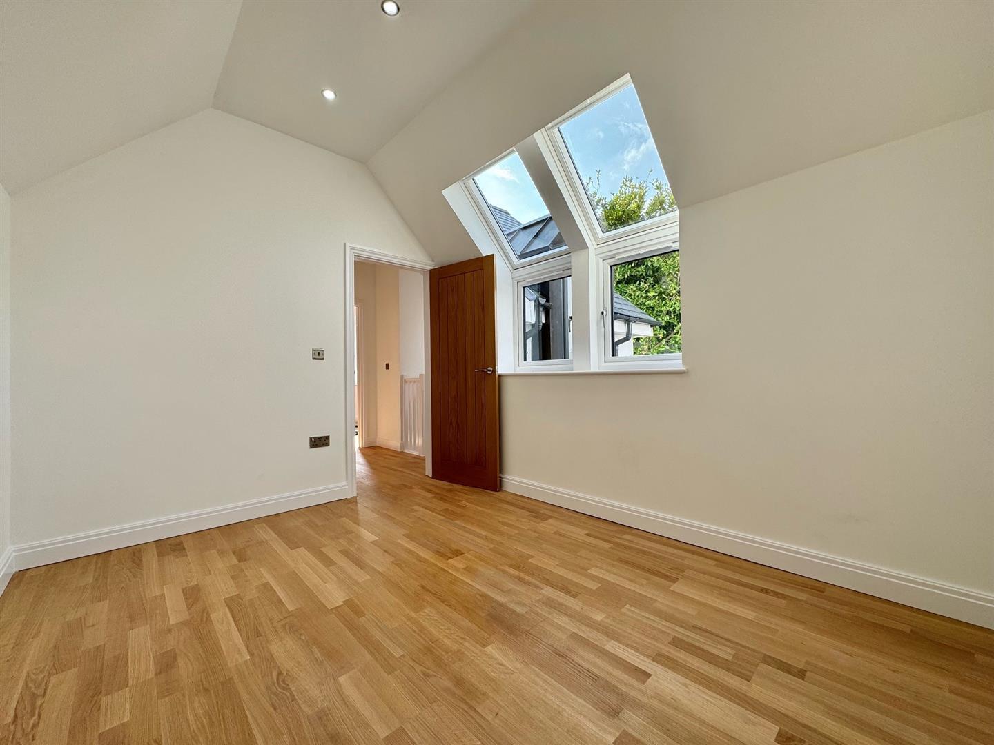Property Image 5e845762-94ac-44ba-bc16-b4b132569fa4
