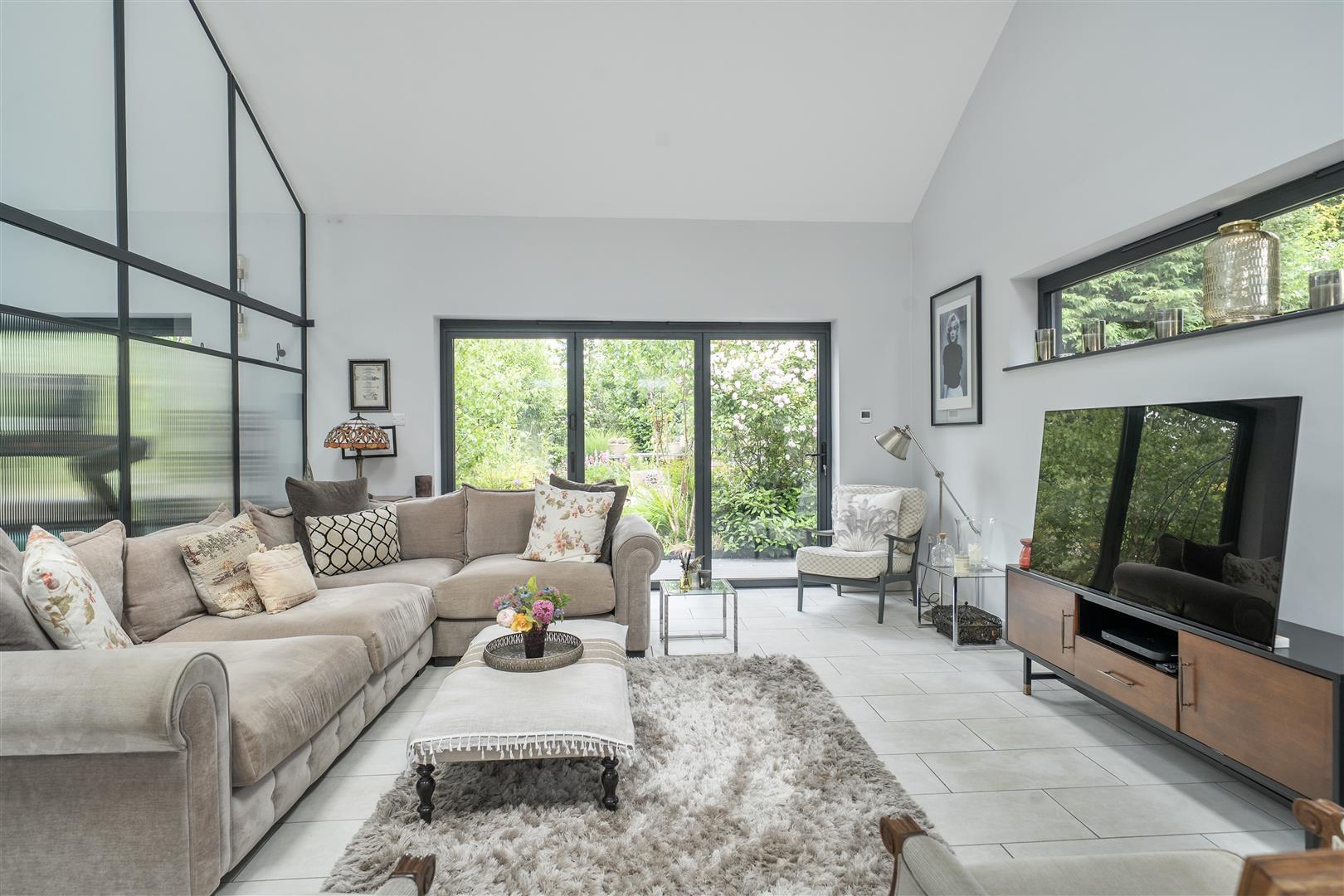 Property Image 5e852b36-6b4d-42db-813a-afd3041462af