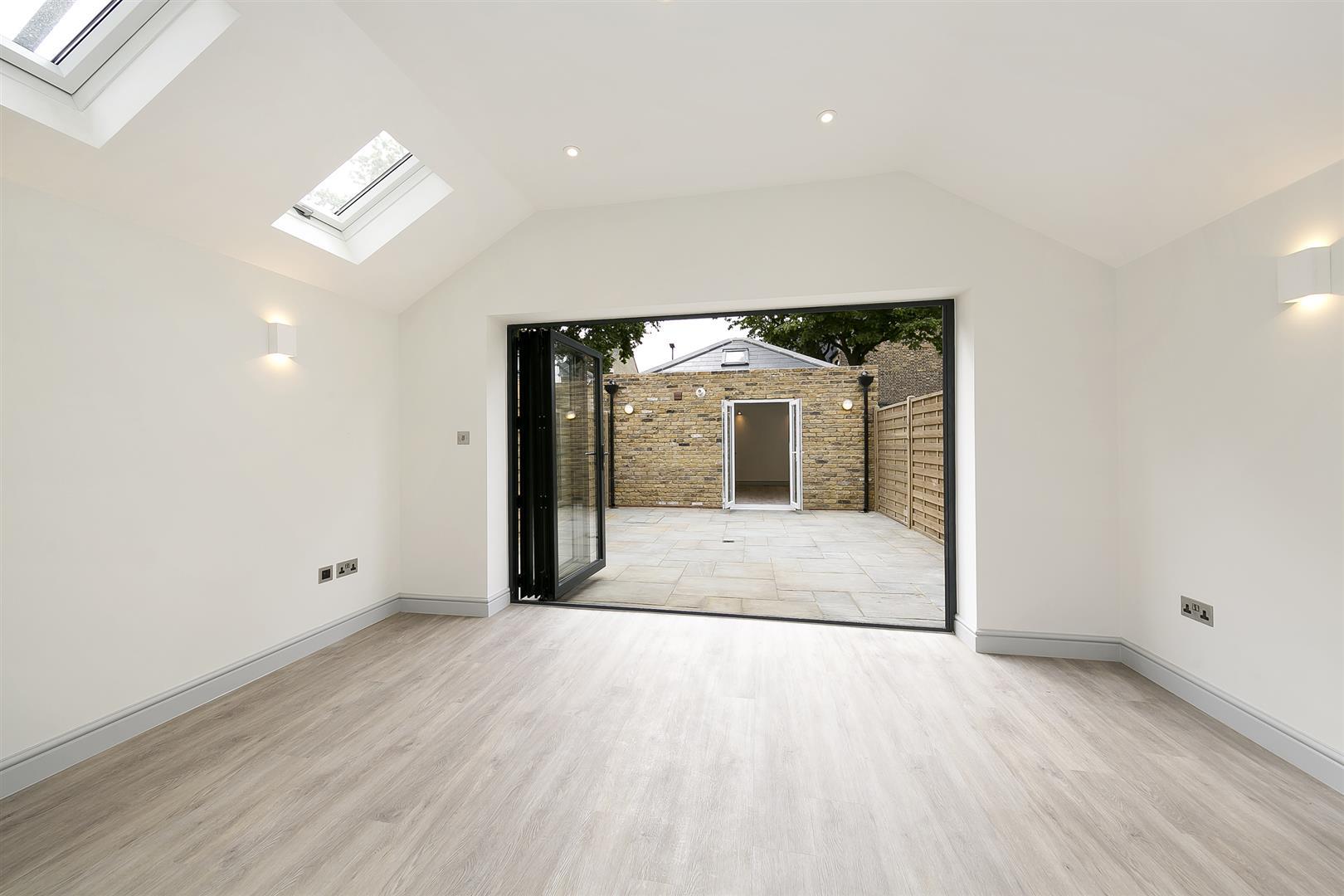 Property Image 5ea6e2a5-1851-4583-8504-2320444adeb7