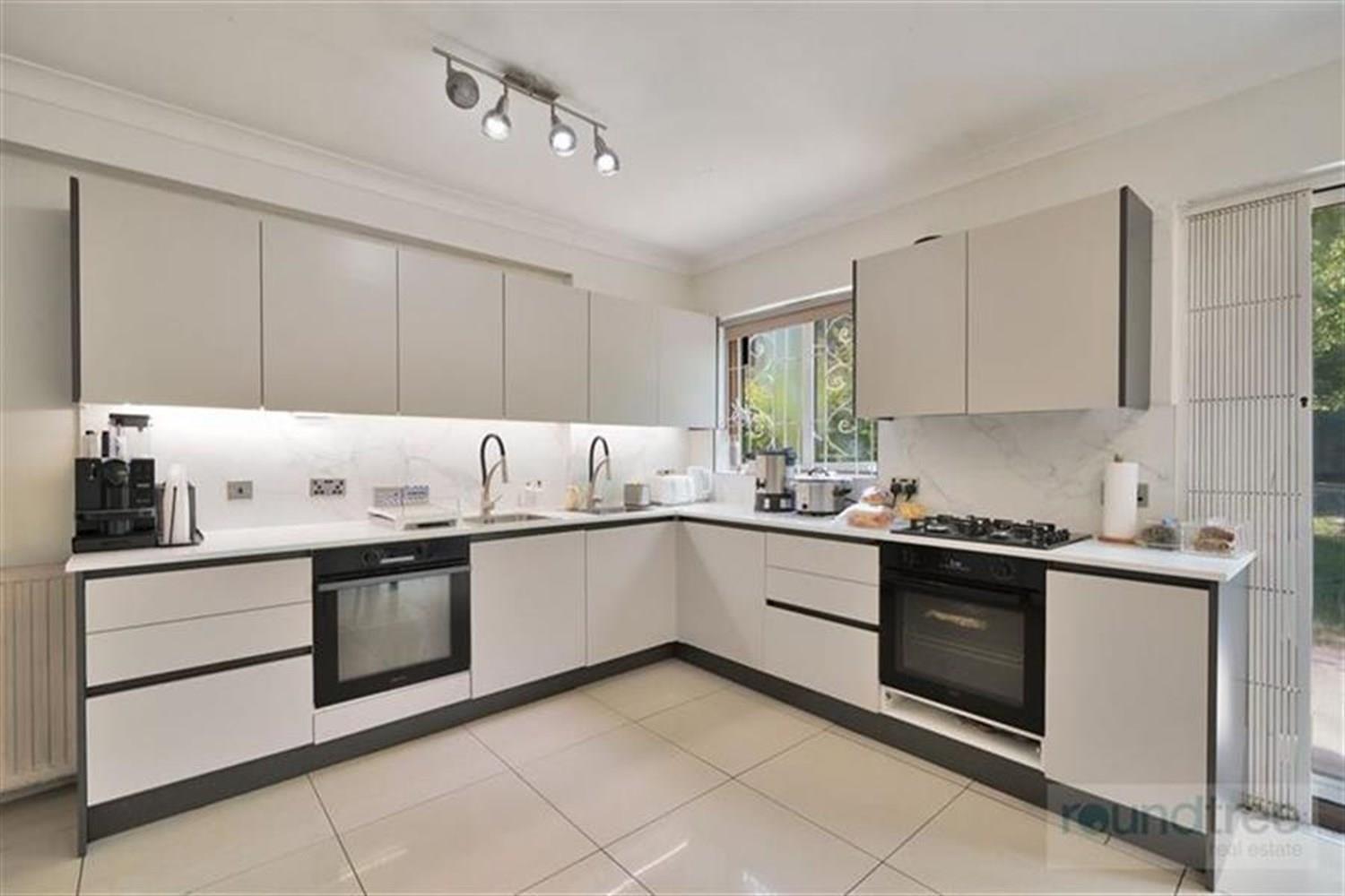 Property Image 5f372153-29b5-46d9-974f-9c18477cacb9