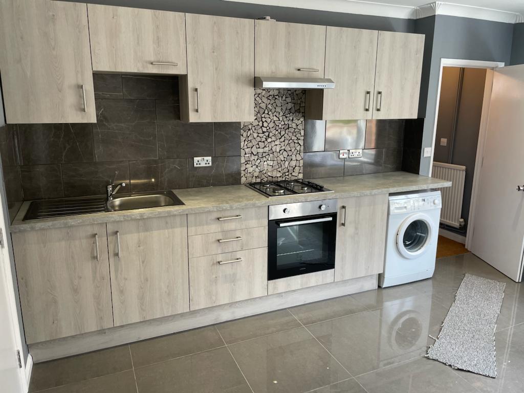 Property Image 5f418317-4058-4ee2-ad67-3be6fe4289f6