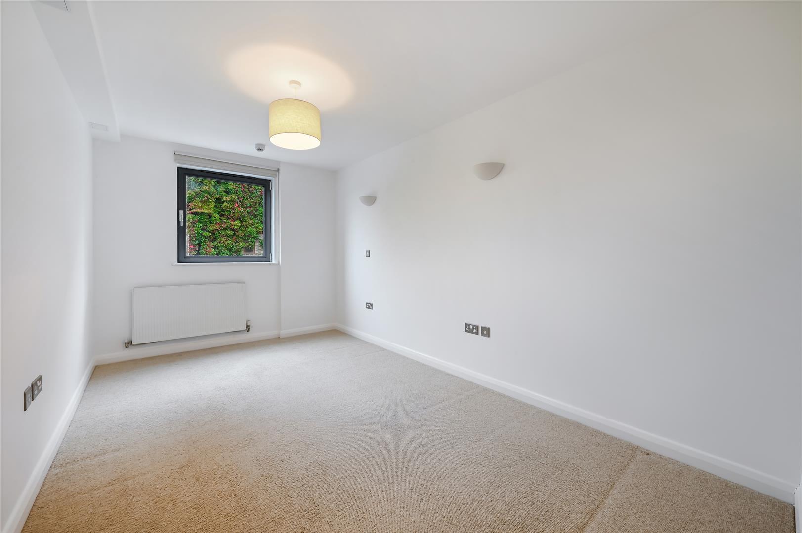 Property Image 5f482580-35b9-49de-86e7-07b72e7f7c95