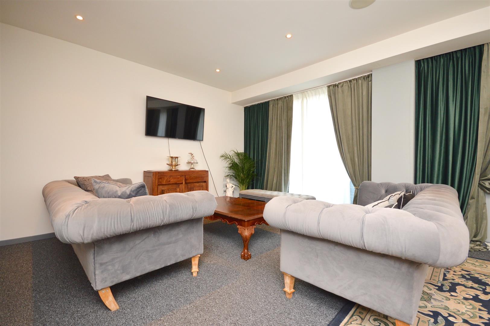 Property Image 5f4cedd4-f4cf-43f5-b740-c108922d1833