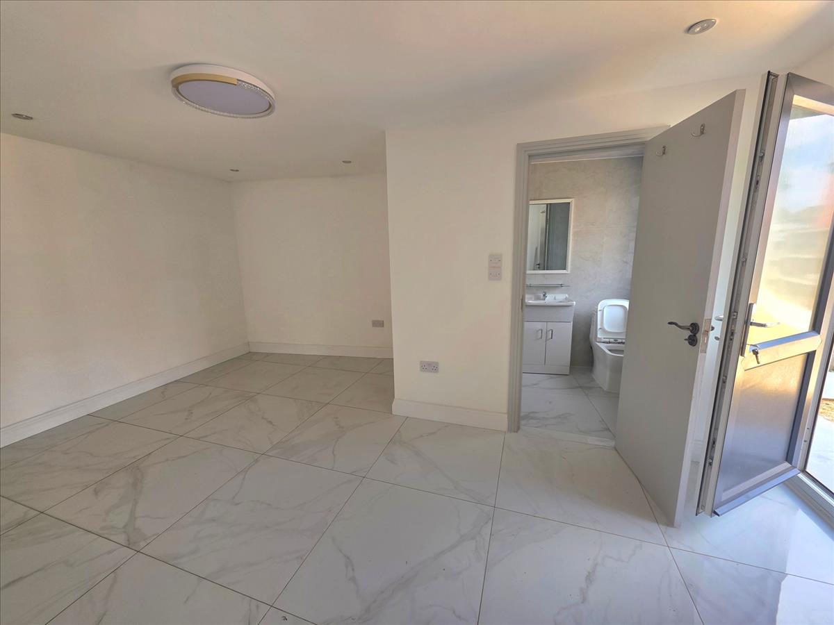 Property Image 5f73777c-d074-40b9-99c9-9765efbe4292