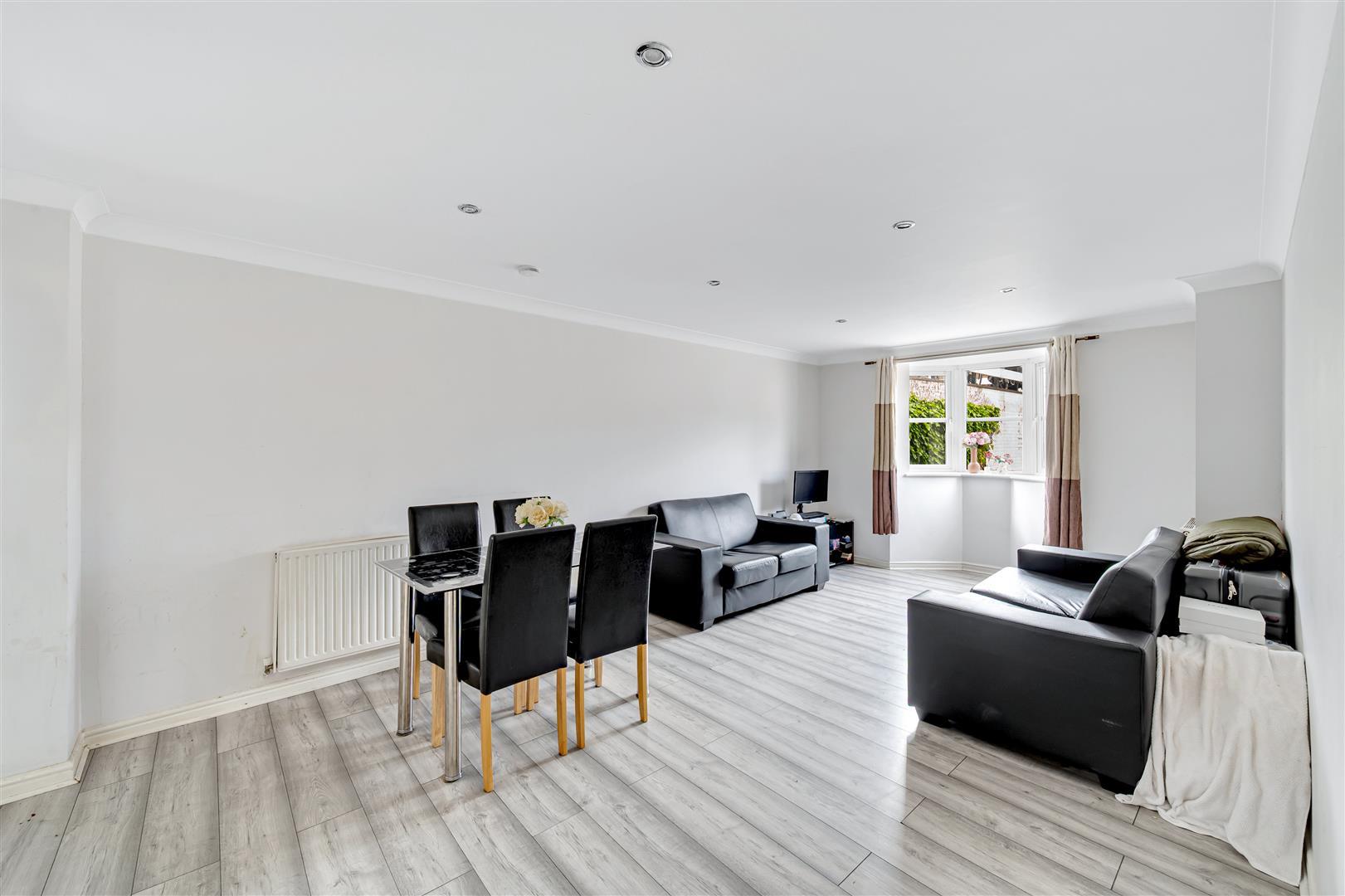 Property Image 5f7ba049-ca2d-4412-97c7-ce6796ee0b38