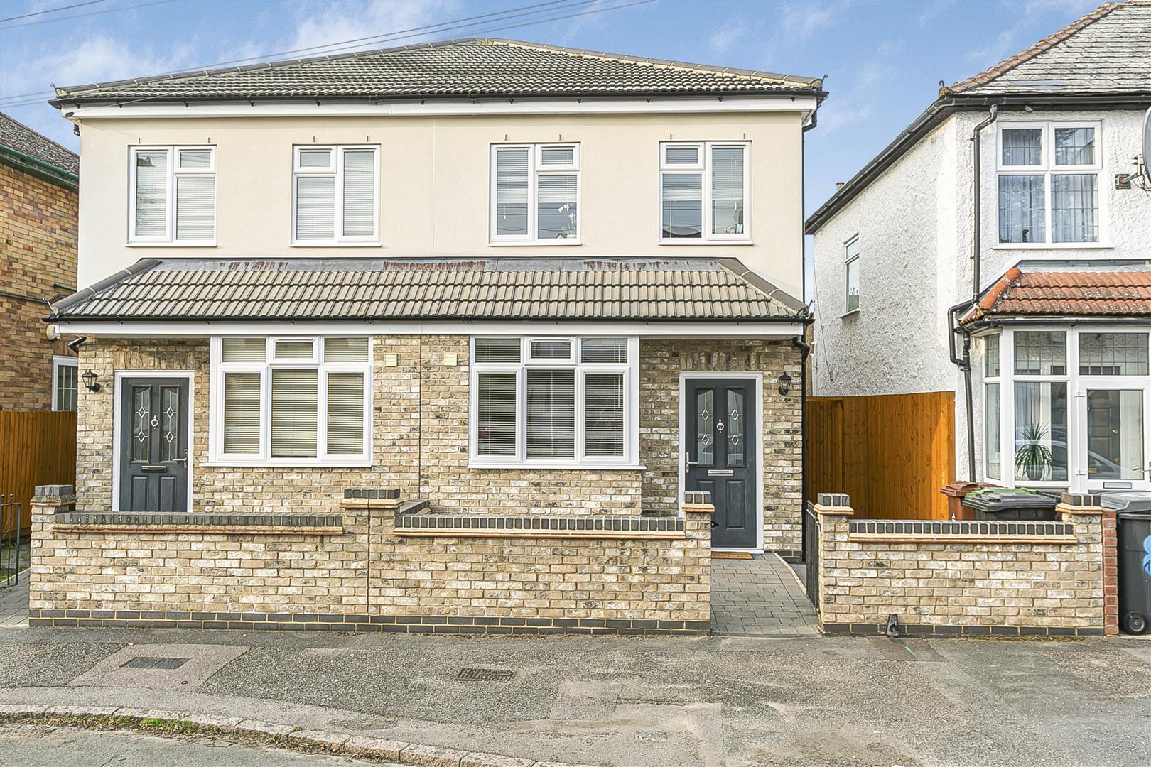 Property Image 5f8cbf5c-2478-45c8-b5e4-0bb967479b1f